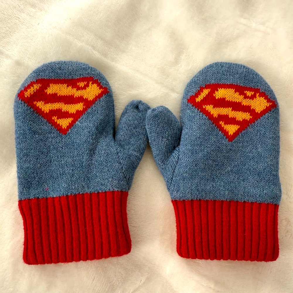 NWOT Superman Mittens Gap Vintage Junk Food